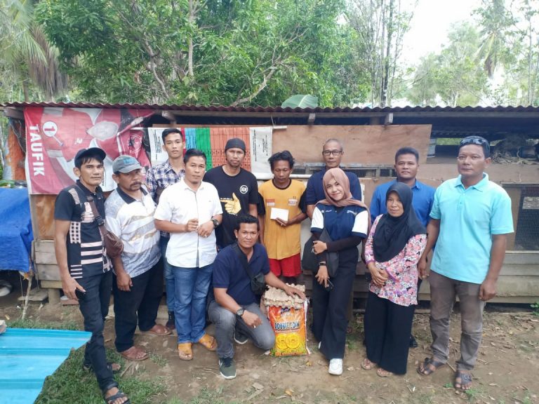 Ahmat Dapatkan Bantuan Sembako Dari PWI Kepulauan Anambas Peduli