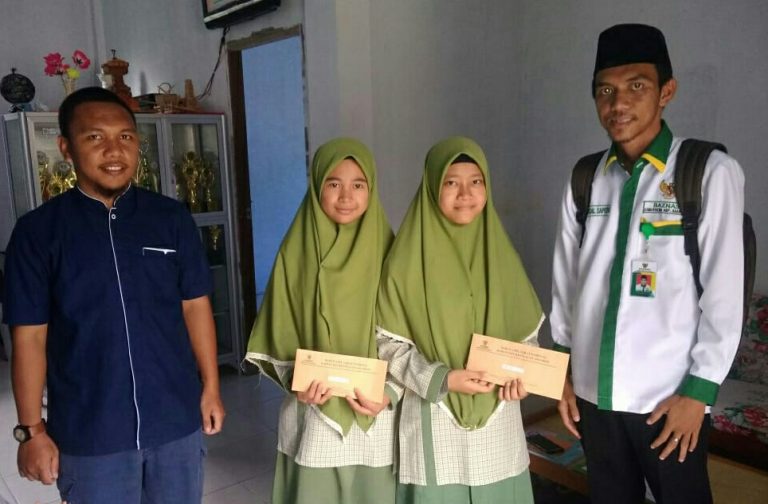 BAZNAS KKA Salurkan Bantuan Kepada Pelajar Dan Guru Honorer Berpenghasilan Rendah