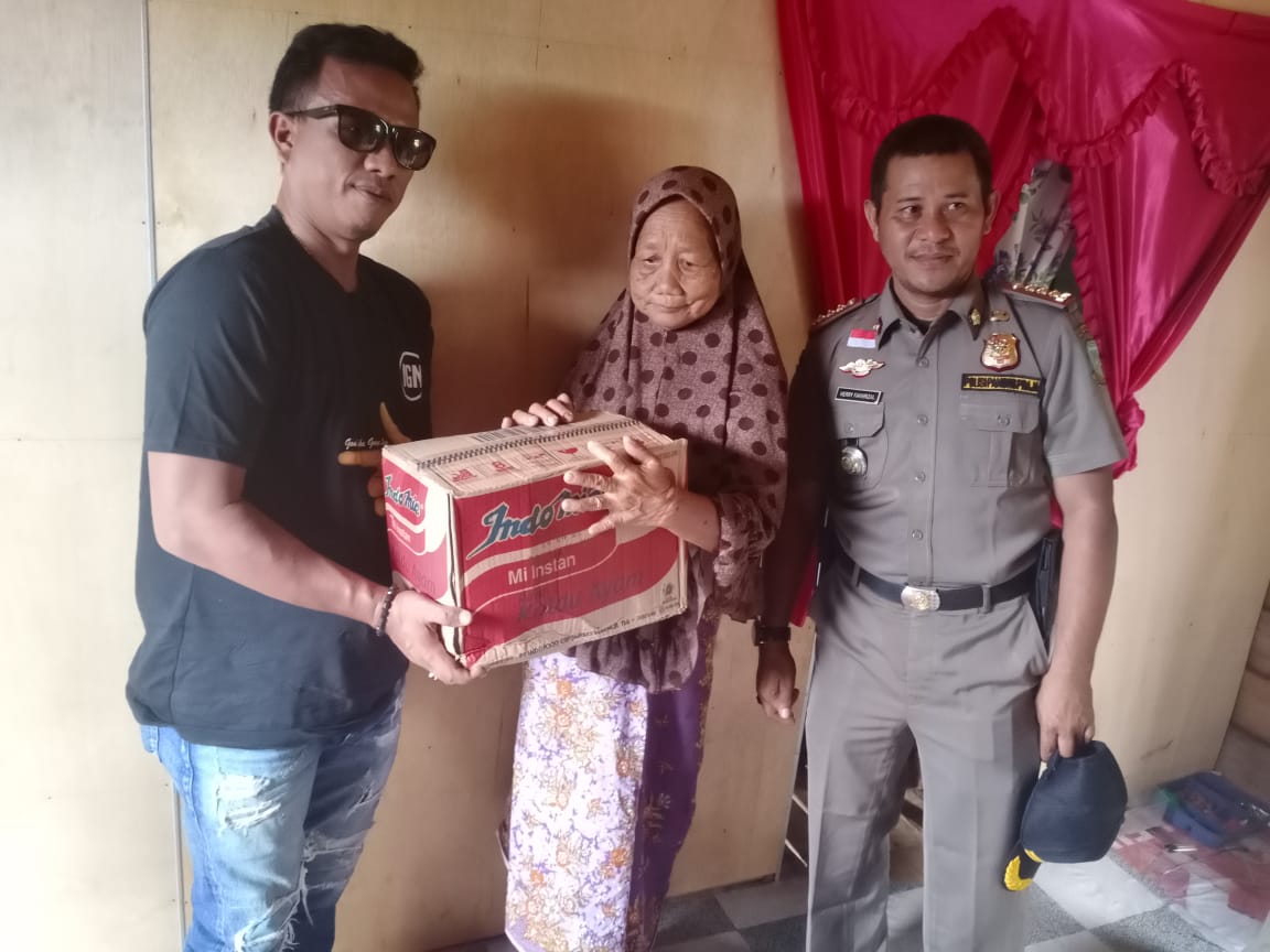 PWI Anambas Adakan Bakti Sosial Pembagian Sembako 02