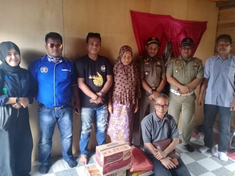PWI Anambas Adakan Bakti Sosial Pembagian Sembako