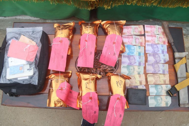 Satgas Pamtas Yonif R-641/Bru Amankan 3,01 Kilogram Sabu-Sabu di Entikong
