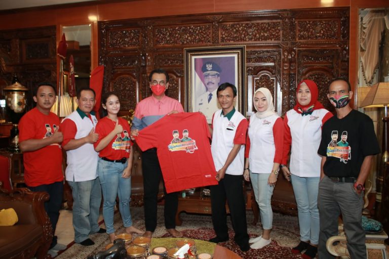 Kaos “Milenial Sinergi Kepri” Bentuk Dukungan dan Harapan pada H.M Soerya