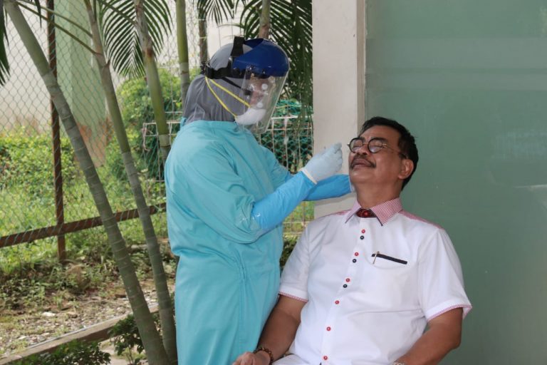 H. Muhammad Soerya Respationo Lakukan Tes SWAB Untuk Memenuhi Persyaratan KPU