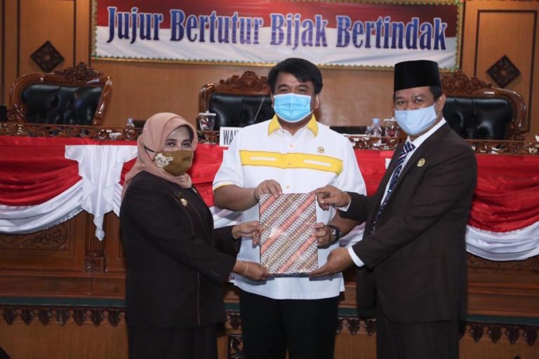 Rahma Sampaikan Nota Pengantar Raperda Perubahan APBD 2020