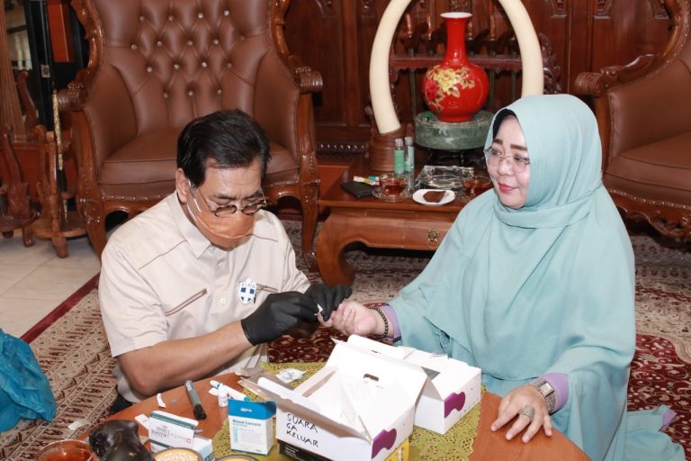 Kakak Ipar Nurdin Basirun dan PC Muslimat NU Karimun Menemui Soerya Respationo