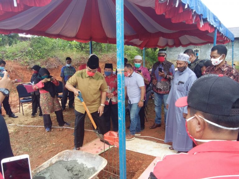 Soerya Respationo Meletakkan Batu Pertama Pembangunan Balai Adat Aceh