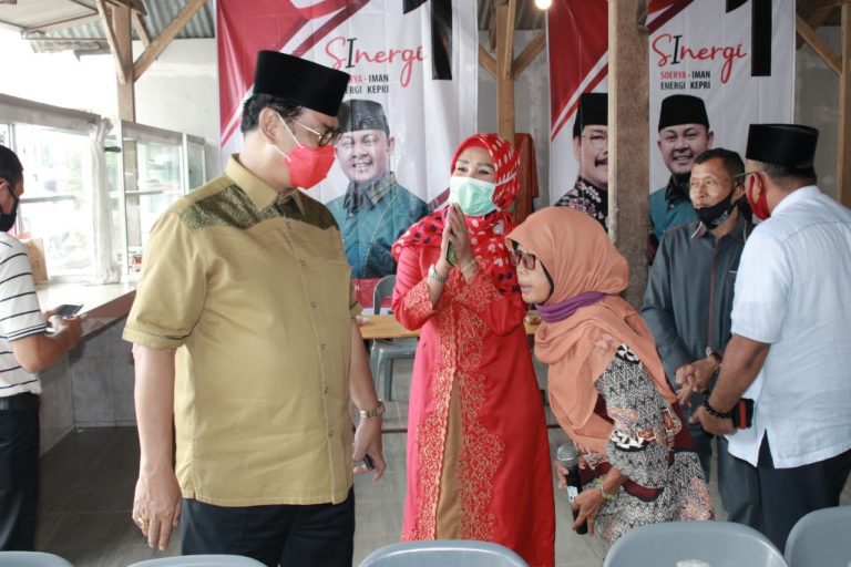 Pria Tinggi Besar dan Berkumis Jadi Idola Emak-emak Bangun Rejo