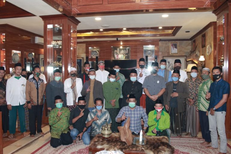 Para Kiai NU Se-Kota Batam Do’akan H.M Soerya Respationo Pimpin Kepri