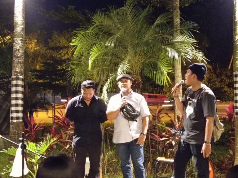 Seru ! Cawagub Iman Sutiawan di Roasting Komika