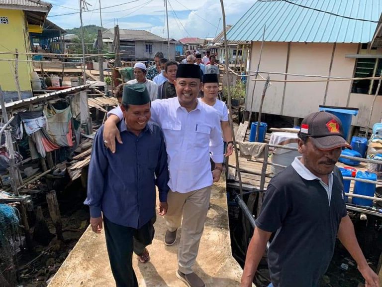 Pulang Kampung, Antusias Warga Sambut Cawagub Iman ‘si anak pulau’