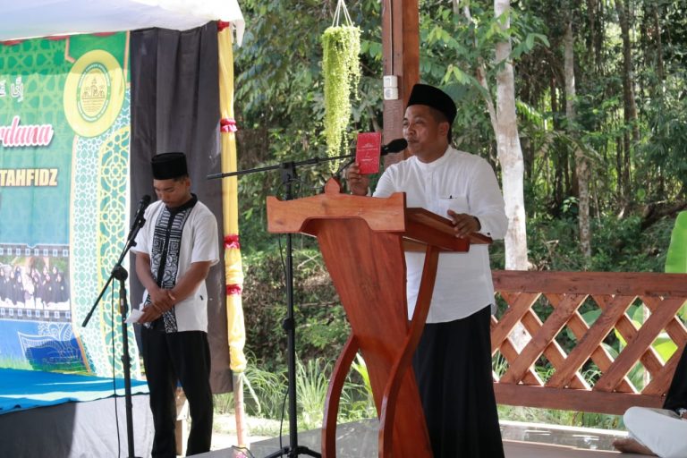 Acara Wisuda Tahfiz, Ustad Edy: Soerya Respationo Selalu Berpikir Untuk Membangun Kepri