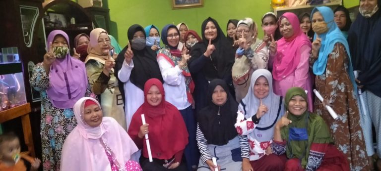 Ibu-Ibu Baloi Kolam Bersinergi untuk Menangkan Soerya-Iman