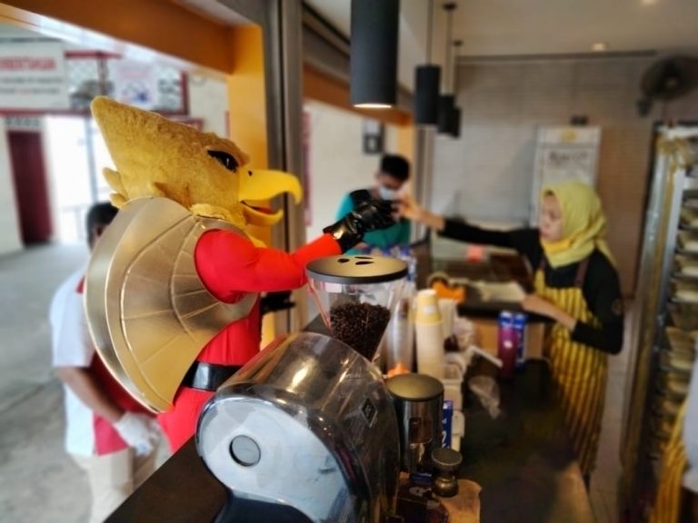 Tim Sinergi Tanjungpinang Gunakan Maskot Garudayaksa Ajak Warga Pilih Soerya-Iman