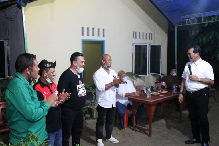 Ruas Jalan Desa Teluk Radang Rusak dan Licin, SInergi Kepri Bakal Perbaiki