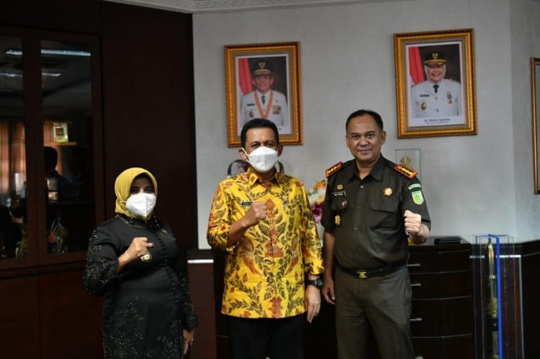 Akhirnya Aset Pemkab Bintan di Tanjungpinang Diserahkan ke Pemko Tanjungpinang.