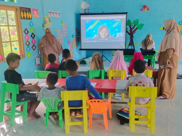 Melalui Program DEC, Pelajar SDN 004 Genting Pulur Belajar Bahasa Asing