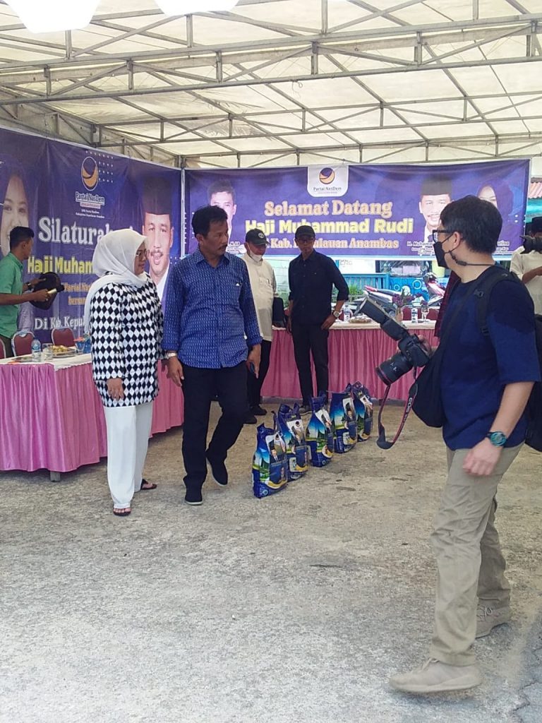 Kunjungan Singkat Rudi di Anambas, 3 Ton Beras Tersalurkan