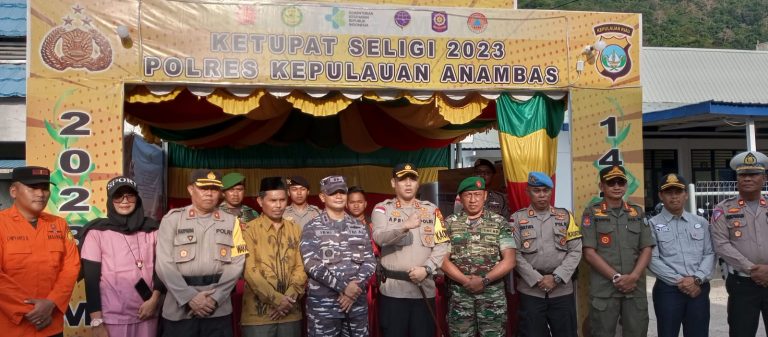 Asisten I Bersama Polres Anambas Pantau Arus Mudik Lebaran