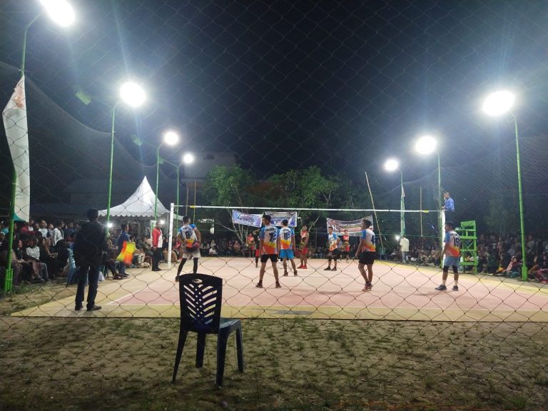 Penonton Padati Malam Final Turnamen Cup VI Karang Taruna Medium Desa Ulu Maras