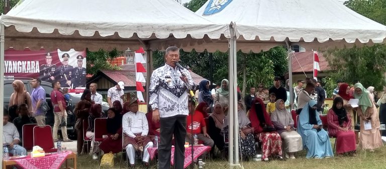 PGRI Siantan Pawai Pembangunan Kolaborasi Menyambut HUT RI 78.
