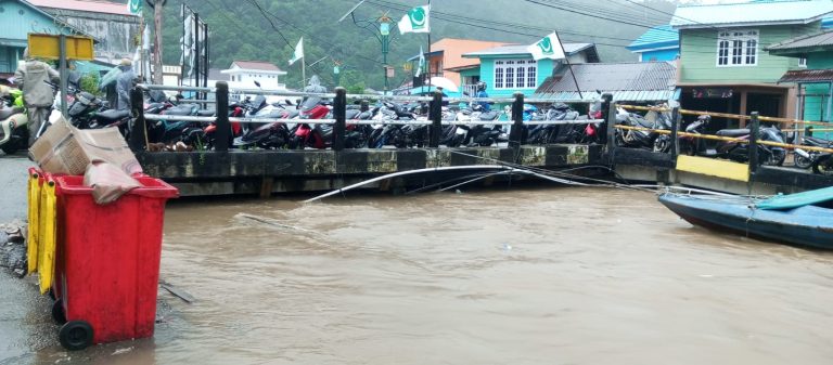 Banjir Bandang Melanda Kawasan Kelurahan Tarempa Kabupaten Kepulauan Anambas