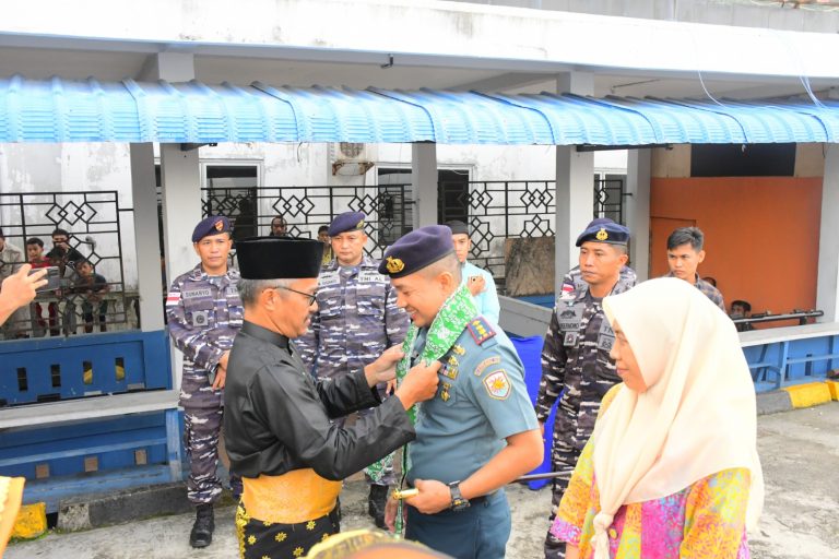 Tiba di Tarempa, Danlanal Tarempa Disambut Meriah