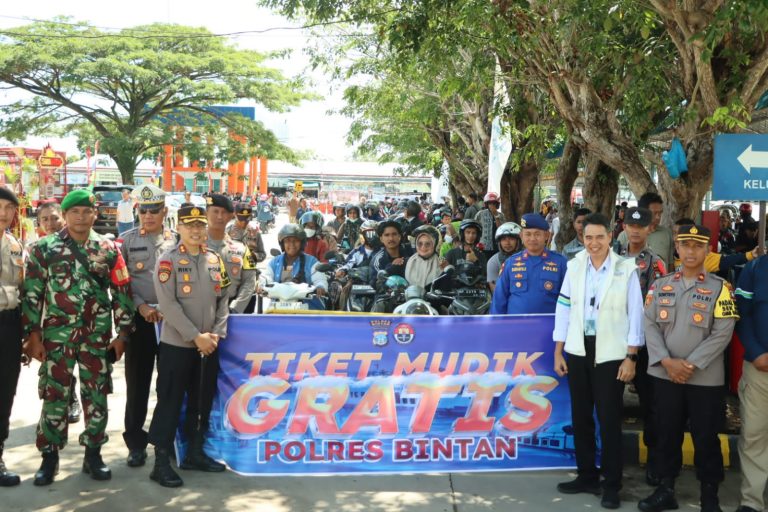 Kapolres Bintan Berikan 100 Tiket Roro