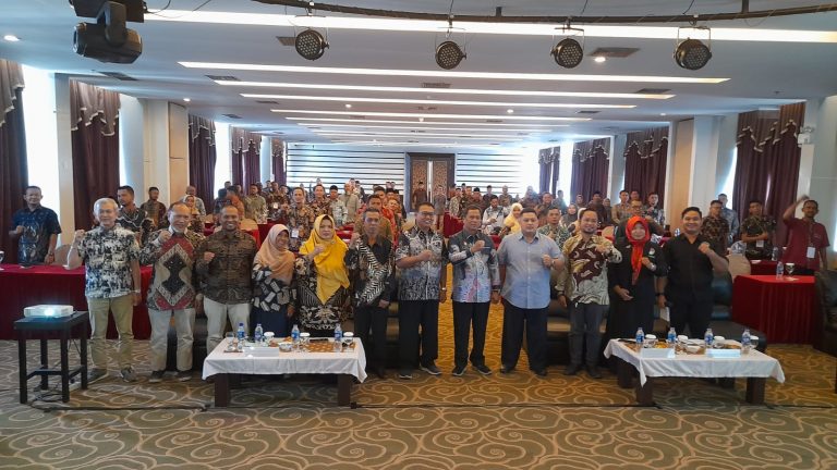 Kadis PMD DUKCAPIL Kepri MISBARDI, S.Sos.,M.,Si Membuka Kegiatan Bimtek Pengelolaan Keuangan Desa