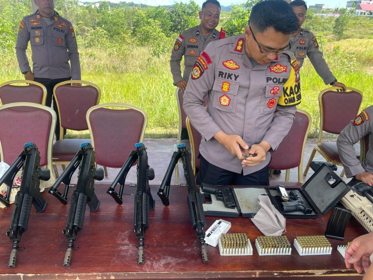 Asah Kemampuan Gunakan Senpi, Polres Bintan Lakukan Latihan Menembak