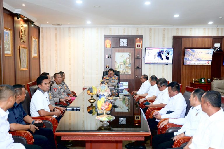 Kapolda Kepri Bersama Tim Deputi Poldagri Bahas Keamanan
