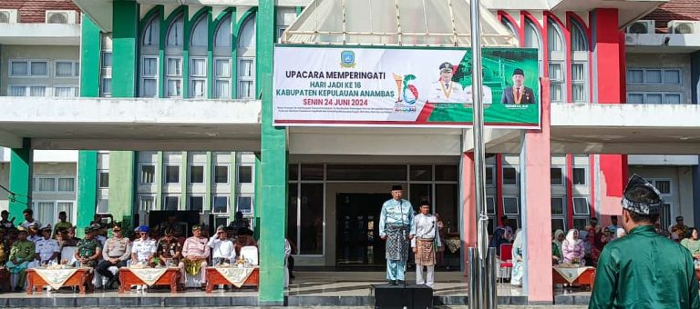 Abdul Haris Mengikuti Upacara Hari Jadi Ke 16 Kabupaten Kepulauan Anambas