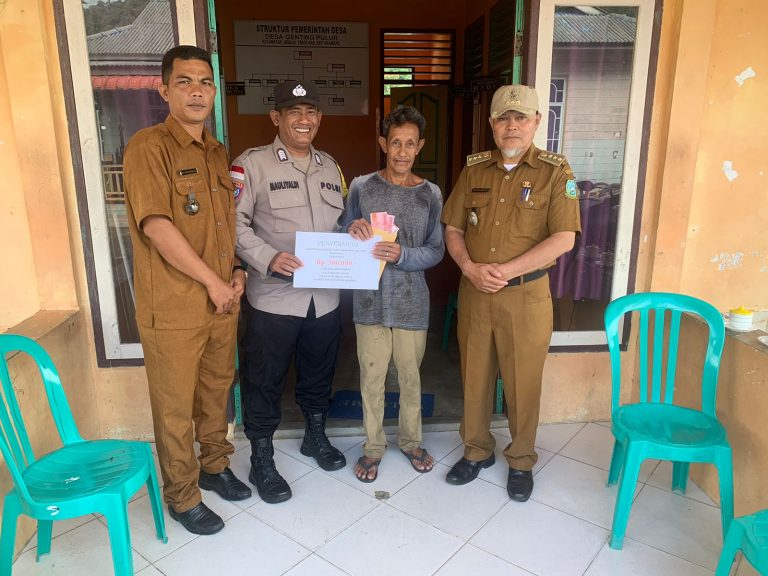 Kades Genting Pulur Salurkan BLT DD Kepada 32 KPM