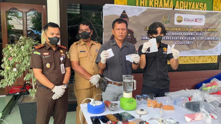Cabjari Natuna di Tarempa Lakukan Pemusnahan 29 Jenis Barang Bukti
