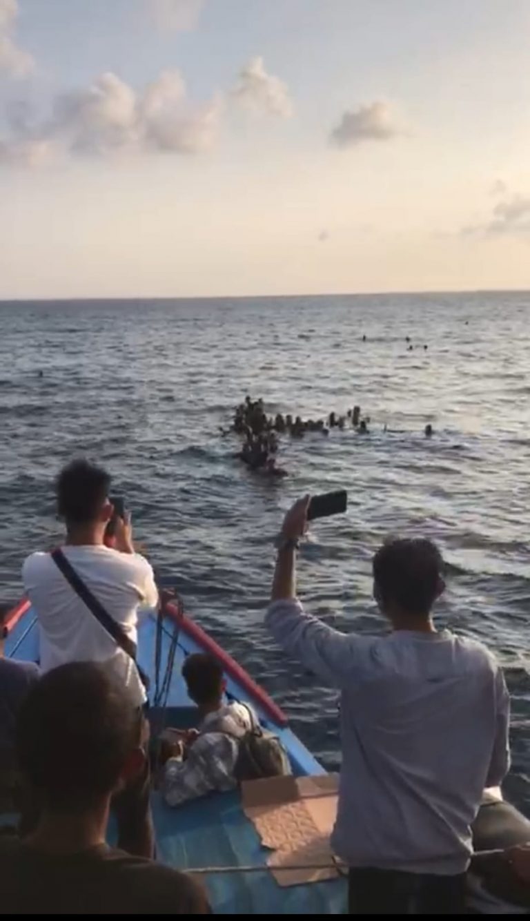 Puluhan Orang Terapung di Laut, Kapal Penumpang Dari Tarempa Tenggelam