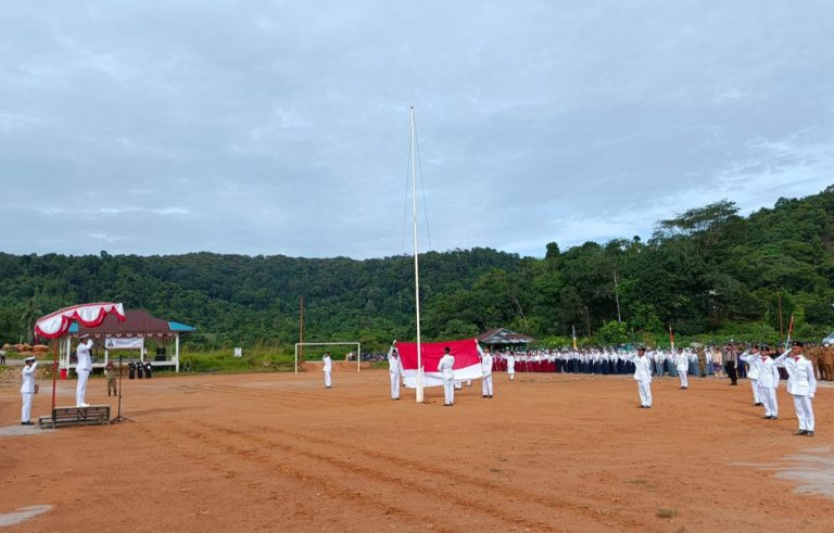 Khidmat Dan Meriah Peringatan HUT RI di Kecamatan Jemaja Timur