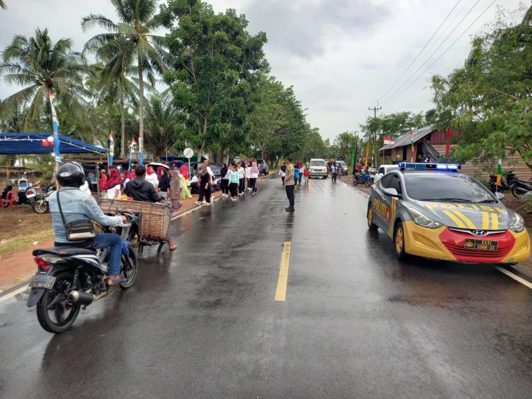 Tetap Semangat ! Polres Bintan Pengamanan HUT RI Ke-79 di Pelosok Bintan