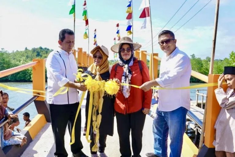 Usai Dibangun Perkim Kepri, Gubernur Ansar Ahmad Resmikan Jembatan Subang Mas – Air Raja