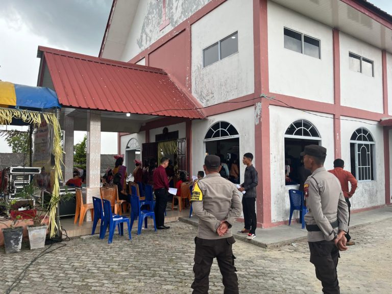 Polres Bintan Lakukan Pengamanan Kegiatan Ibadah di Gereja