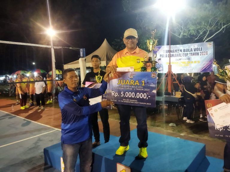 Tim Polres Bintan Raih Juara 1 Turnamen Voli Danlanal Bintan Cup