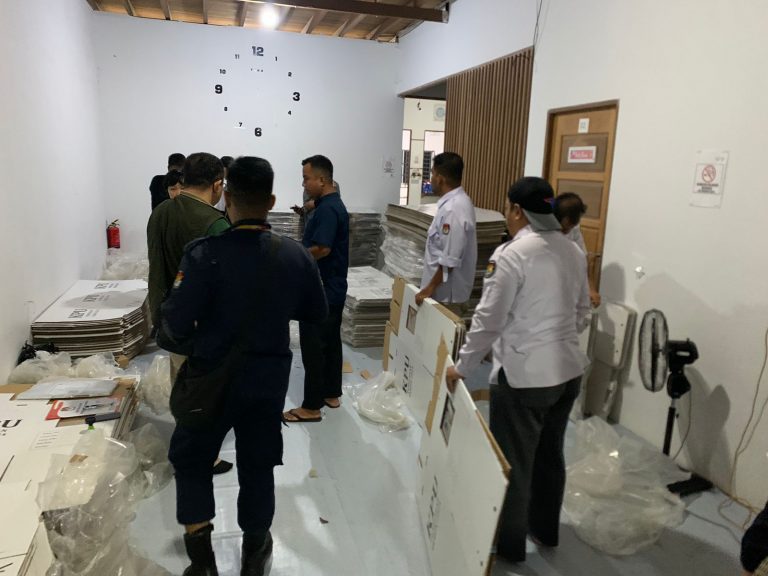 Polres Anambas Kawal Pergeseran Logistik Pilkada 2024
