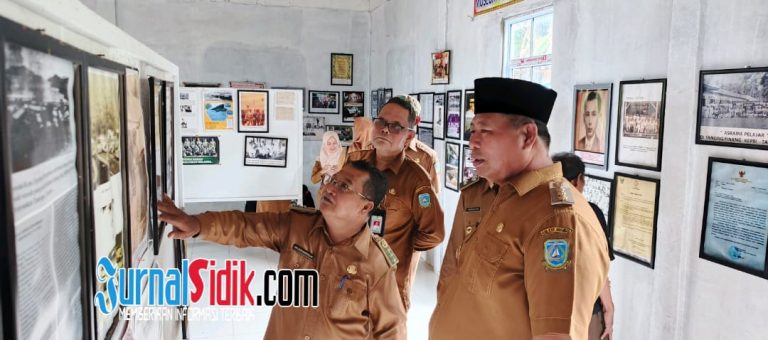 Desa Tiangau Terima Hibah 3 Unit Mobil