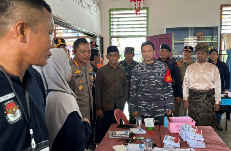 DANLANAL TAREMPA TINJAU TPS DALAM PILKADA 2024 DI KEPULAUAN ANAMBAS