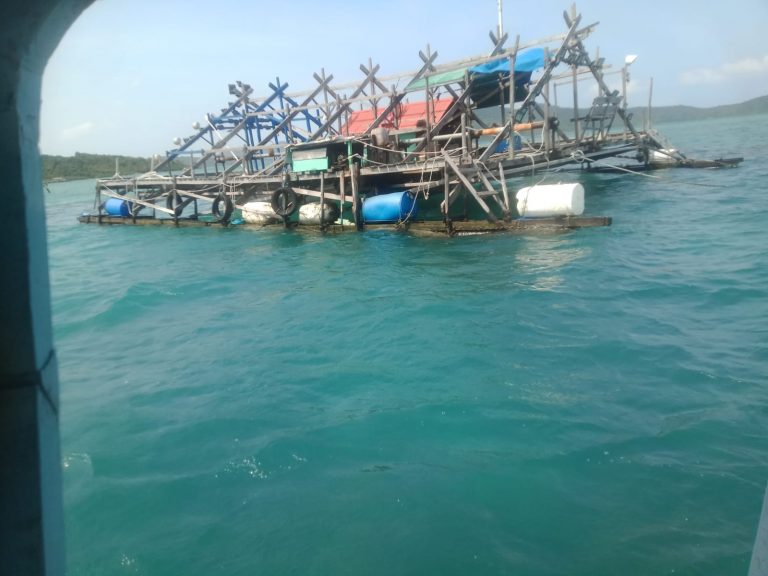 Bagan Milik Warga Desa Ladan Tenggelam Akibat Cuaca Buruk