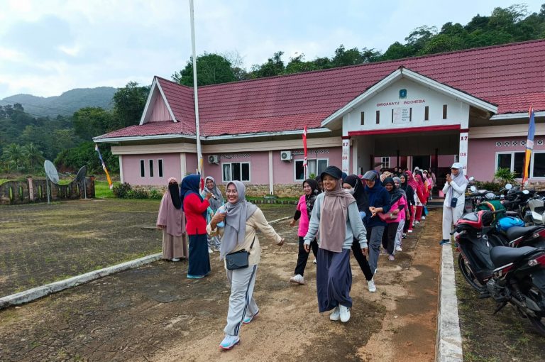 Kemeriahan TP PKK Jemaja Timur Memperingati Hari Ibu