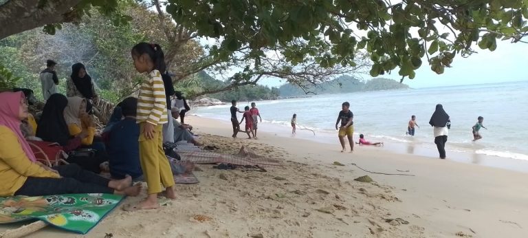 Warga Minta Objek Wisata Pantai Guan di Pulau Jemaja Ditingkatkan