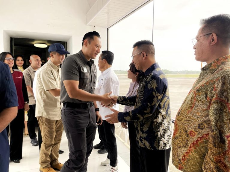Bupati Anambas Hadiri Penyerahan SHM bagi Warga Rempang oleh Menko AHY
