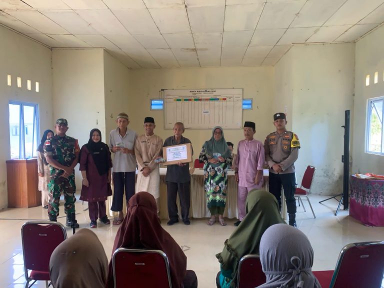 Pemdes Ulumaras Serahkan BLT DD Untuk 29 KPM