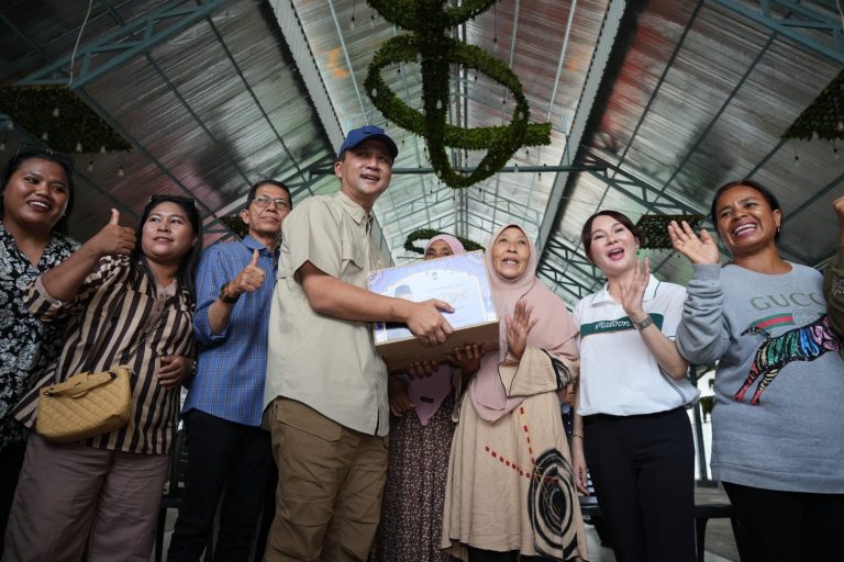 Kepala dan Wakil Kepala BP Batam Dampingi Menteri Transmigrasi, Dialog Bersama Warga Rempang di TPS Central Buana