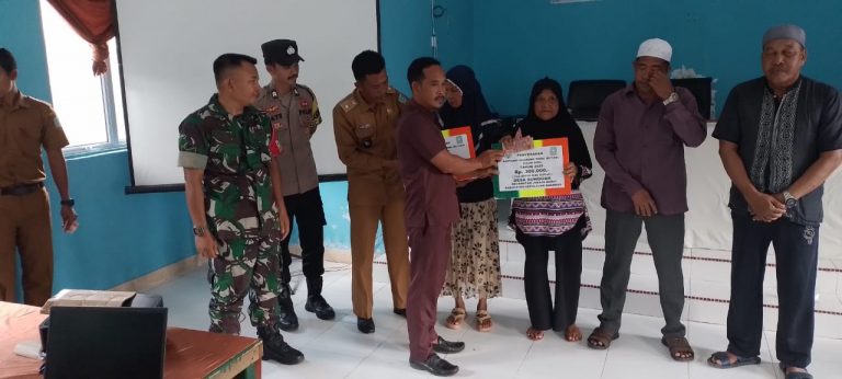 Pemdes Sunggak Serahkan BLT DD Periode April 2025