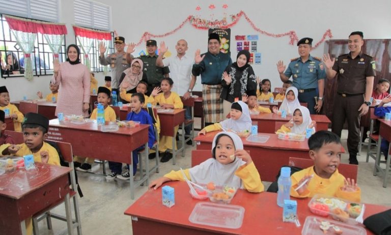 Pimpinan PT BAI, George Santos Hadir Mendukung Pelaksanaan Program MBG di KEK Galang Batang